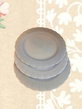 Vintage Pyrex Delphite Blue Scalloped Edge Dinner Plates